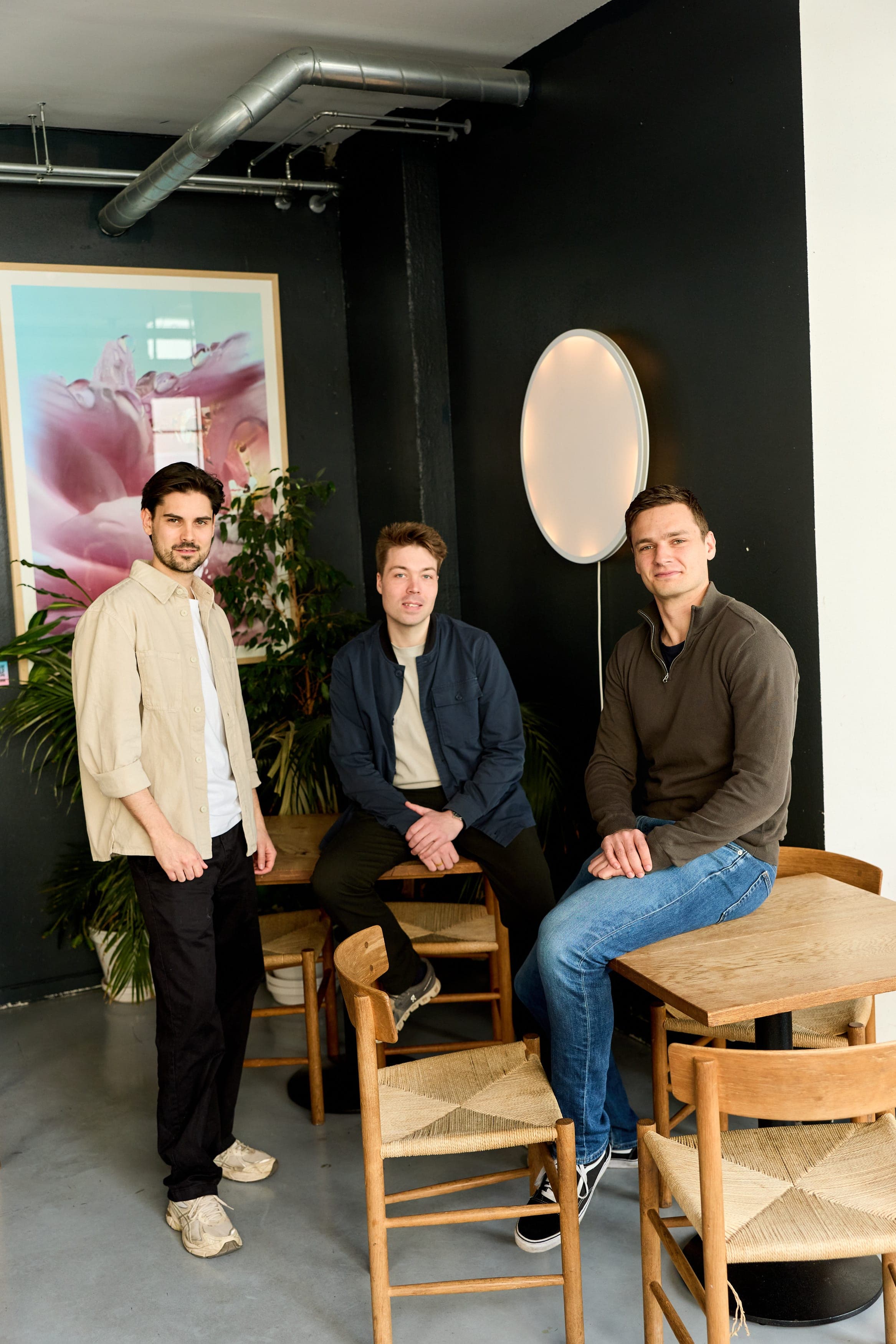De tre stiftere af Foundry IX på en café på Nørrebro